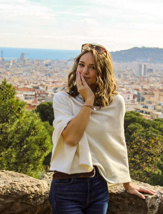 Tava Photography photographer overlooking Barcelona